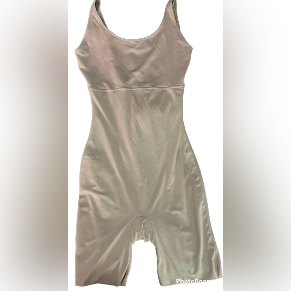 Shape wear  new no tags. Size medium